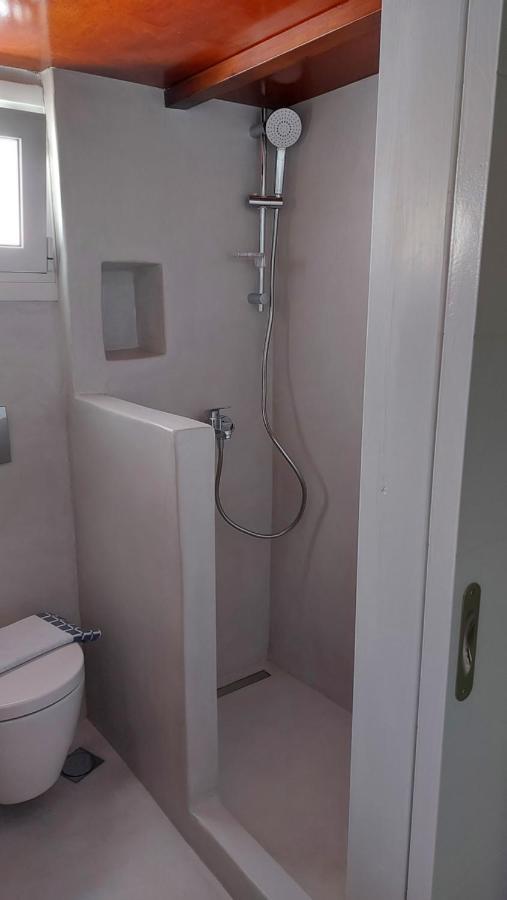 Niso Double Apartment Livadi  Ngoại thất bức ảnh