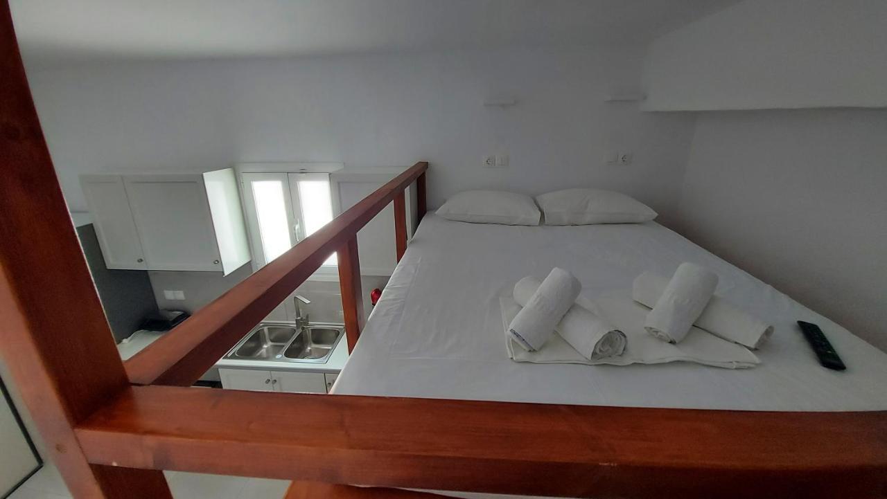 Niso Double Apartment Livadi  Ngoại thất bức ảnh